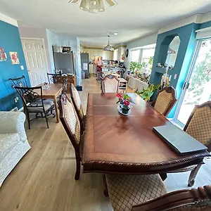Anita's Homestay - Bedroom On Ground Floor With Backyard Is Downstairs Abbotsford